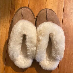 Women's Tan Shearling Slippers